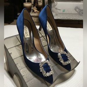 Badgley Mischka satin pumps